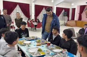 Kaymakam Eser, YBO öğrencileriyle iftarda buluştu 