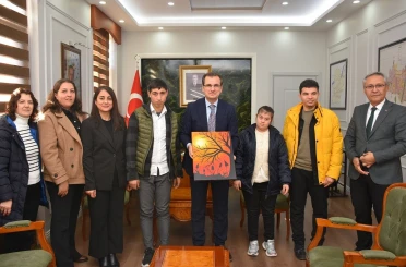 Kaymakam Güldoğan, Özel Eğitim öğrencilerini makamında ağırladı 
