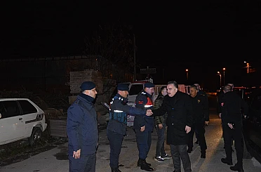 Kaymakam Odabaş yeni yılda görev başındaki personeli yalnız bırakmadı 