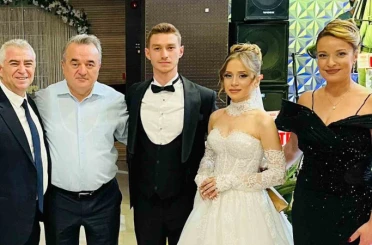 Kaymakam Öztürk, genç çiftlerin mutluluğuna ortak oldu 