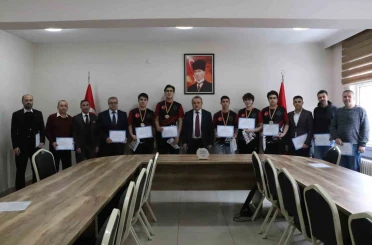 Kaymakam Öztürk: "Gençlerimizin her alanda yanında olmaya ve onları desteklemeye devam edeceğiz" 