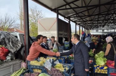 Kaymakam Uçar, halk pazarında vatandaşlarla buluştu