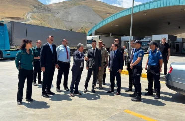 Kaymakamı Volkan Hülür, Esendere Sınır Kapısı’nda incelemelerde bulundu 