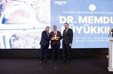 Kayseri Büyükşehir, 2025’i ödüllerle taçlandırdı 