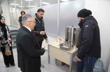 Kayseri Büyükşehir’den öğrencilere 1,4 milyon bardak sıcak çorba desteği 