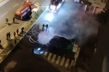 Kayseri’de alev alan elektrikli araç bomba gibi patladı... O anlar kamerada 