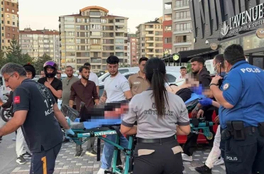 Kayseri’de AVM önünde bıçaklı kavga: 1 yaralı 