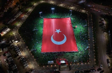 Kayseri’de dünyanın en büyük Türk bayrağı açıldı 