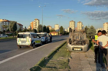Kayseri’de hafif ticari araç takla attı: 1 yaralı 
