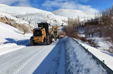Kayseri’de kapanan 126 yol ulaşıma açıldı 
