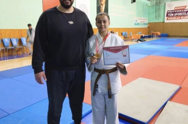 Kayserili sporcular Aksaray’dan 2 madalya ile döndü 