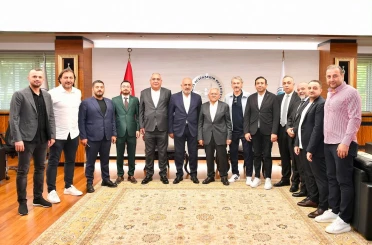 Kayserispor yönetiminden Başkan Büyükkılıç’a ziyaret 