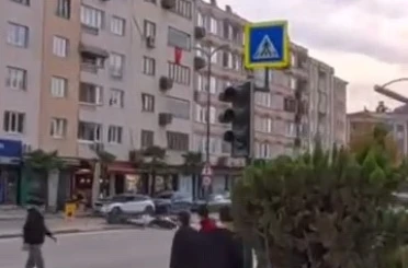 Kaza anı kask kamerasına yansıdı 