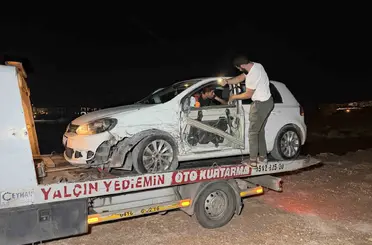Kaza sonrası aracı bırakıp kaçtılar
