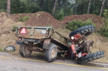 Kazada ağır yaralanan traktör sürücüsü kurtarılamadı 
