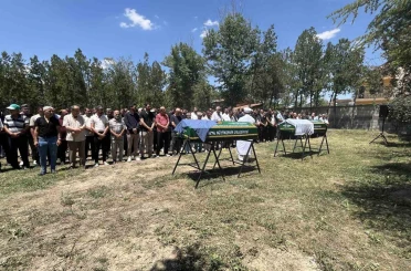 Kazada hayatını kaybeden anne ve kızı son yolculuğuna uğurlandı