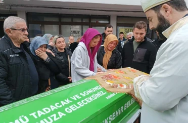 Kazada ölen 13 yaşındaki iki kız çocuğu için gözyaşları sel oldu 