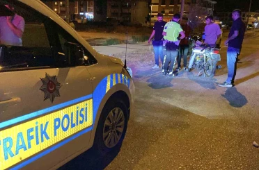 Kazaya karışan plakasız motosiklet trafikten men edildi 