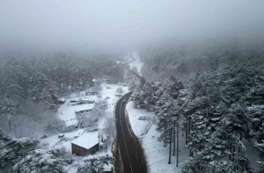Kazdağları beyaza büründü, manzara nefes kesti 