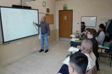 KBÜ Yabancı Diller Yüksekokulunda dijital altyapı yenilendi 