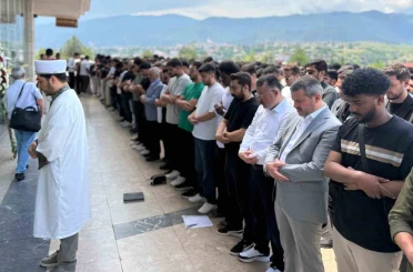 KBÜ’de hayatını kaybeden öğrenciler için gıyabi cenaze namazı kılındı 
