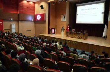 KBÜ’de sağlık öğrencilerine KVKK uyarısı 