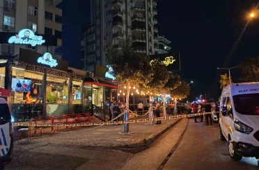 Kebapçıya kurşun yağdırdılar: Yemek yiyen 4 kişi yaralandı 