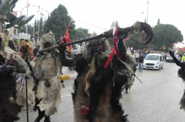 Keçi kılından bıyık, baca kurumundan boya 