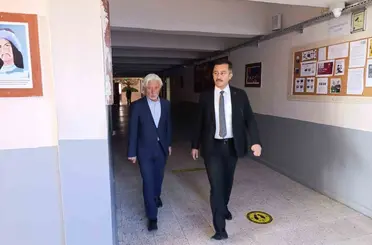 Keleş öğretmen ve öğrencilerin taleplerini dinledi
