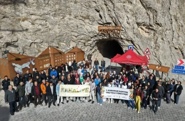 Kemaliye’de 1. Karanlık Kanyon Taşyolu Yürüyüşü yapıldı 