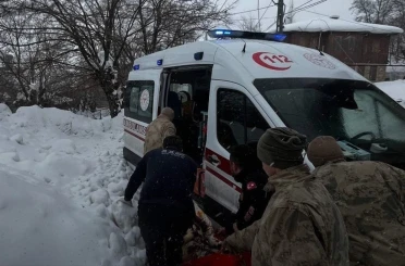 Kemaliye’de toprak kayması: 1 işçi hayatını kaybetti 