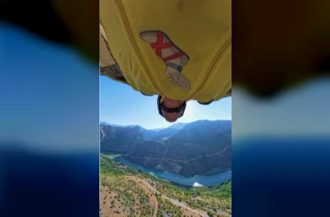 Kemaliye’de yarasa kanat atlayışı nefes kesti 