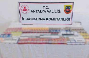 Kemer’de çok sayıda kaçak ürün ele geçirildi 