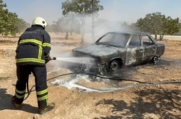 Kendi otomobilini ateşe verdi 