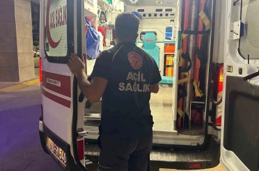 Kendini bıçaklayarak yaraladı 