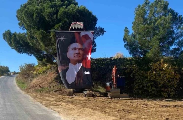 Kepçe operatöründen anlamlı cumhuriyet kutlaması 