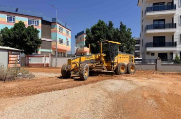 Kepez’den Demirel Mahallesi’nde 5 bin 170 metrelik sathi asfalt çalışması 
