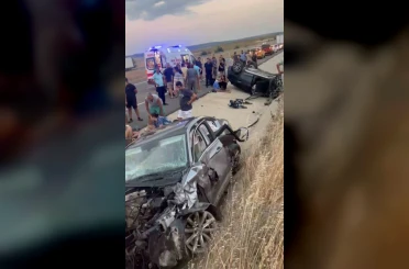 Keşan’da iki otomobil çarpıştı: 9 kişi yaralandı 