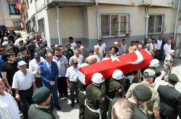 Kıbrıs Gazisi İbrahim Bahçeli son yolculuğuna uğurlandı 