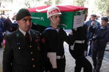 Kıbrıs’ta kazada hayatını kaybeden uzman onbaşı son yolculuğuna uğurlandı 