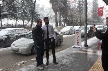 Kilis’e kar yağışı etkili oluyor 