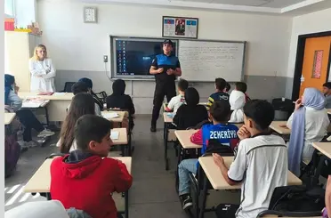 Kilis’te öğrenciler polis ekipleriyle buluştu
