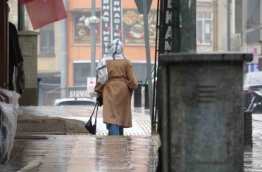 Kilis’te sağanak yağış etkili oluyor 