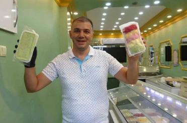 Kilosu 400 lira, topu 10 lira: Kilisli dondurmacıdan topu 400 liraya satılan dondurmaya tepki 