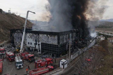 Kimya fabrikasındaki yangın kontrol altına alındı