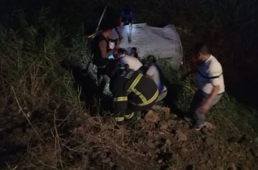 Kırıkhan’da kamyonet şarampole uçtu: 3 yaralı 