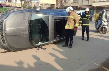 Kırıkhan’da otomobil yan yattı: 2 yaralı 