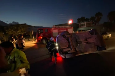 Kırıkhan’da yan yatan otomobilin sürücüsü yaralandı 