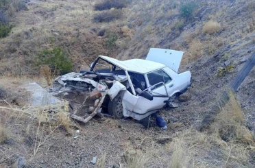 Kırıkkale’de 65 metrelik uçurumdan yuvarlanan otomobil hurdaya döndü: 1 yaralı 