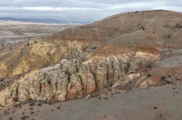 Kırıkkale’de doğanın şekillendirdiği kayalar ilgi çekiyor 